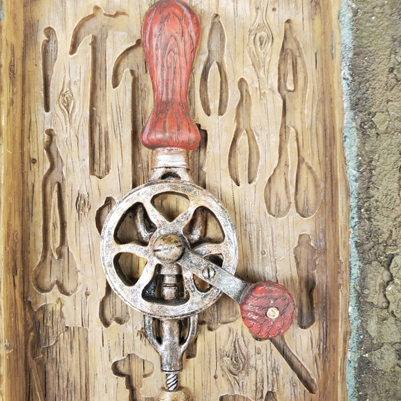 Vintage Russ Tool Box Treasures Wall Hanging Hand Drill - C . 1900 Resin Plaque - Picture 5 of 9